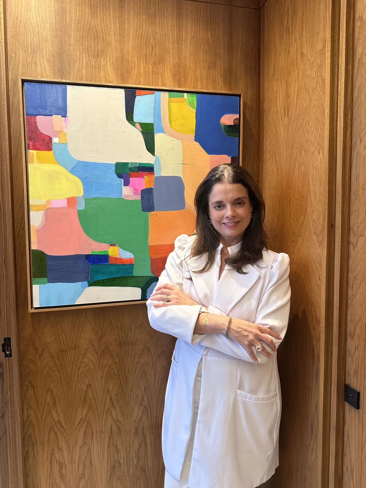 Dra. Débora Doné no consultório